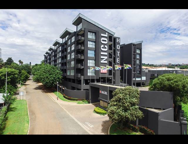 3 BEDROOM PENTHOUSE FOR SALE IN BEDFORDVIEW